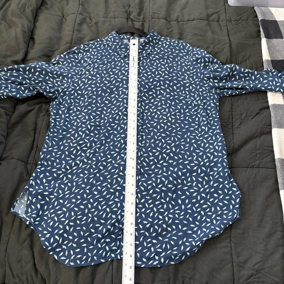 Talbots Shirt Women’s‎ Blue Feather Print Roll-Tab Sleeve Button-Up Size Large - Picture 8 of 9